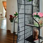 Host Housee Angel\'S Apartment -2 Bedroom, 2 Bathroom In Top Centre