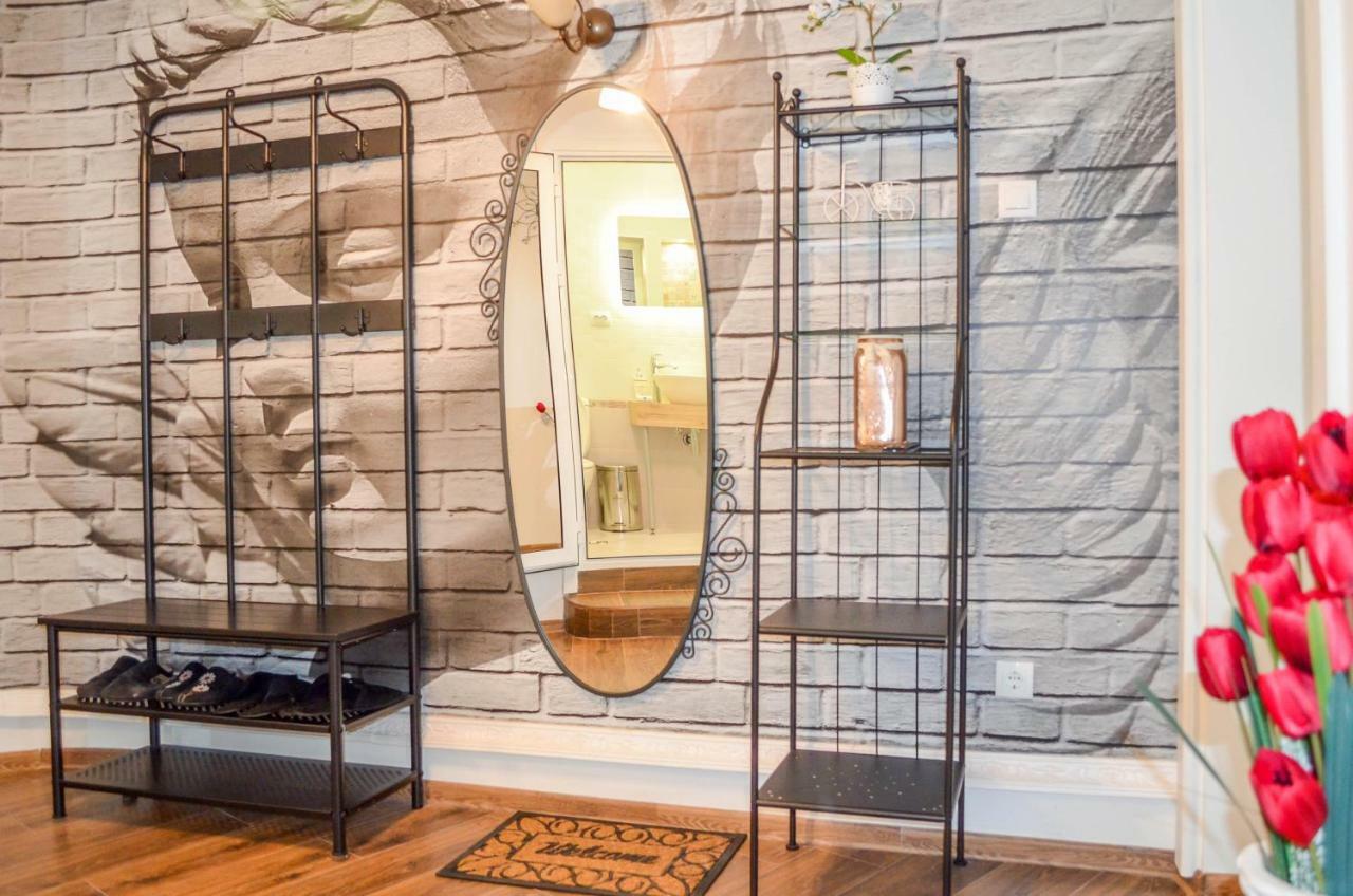 Host Housee Angel's -2 Bedroom, 2 Bathroom In Centre Apartament *