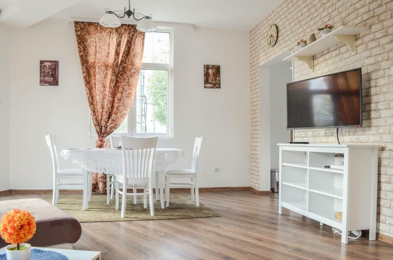 Host Housee Angel's -2 Bedroom, 2 Bathroom In Centre *